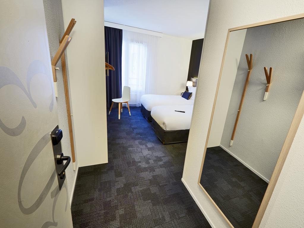 Kyriad Hotel Брест Экстерьер фото