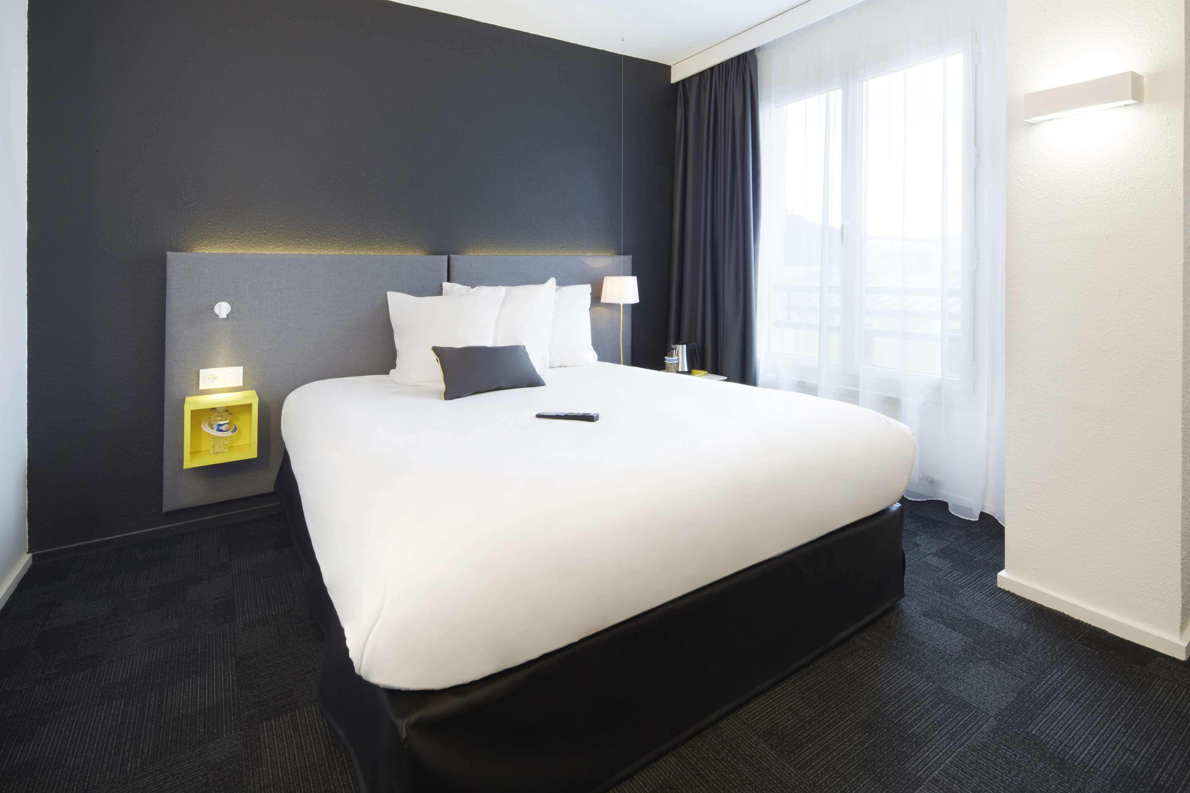 Kyriad Hotel Брест Экстерьер фото
