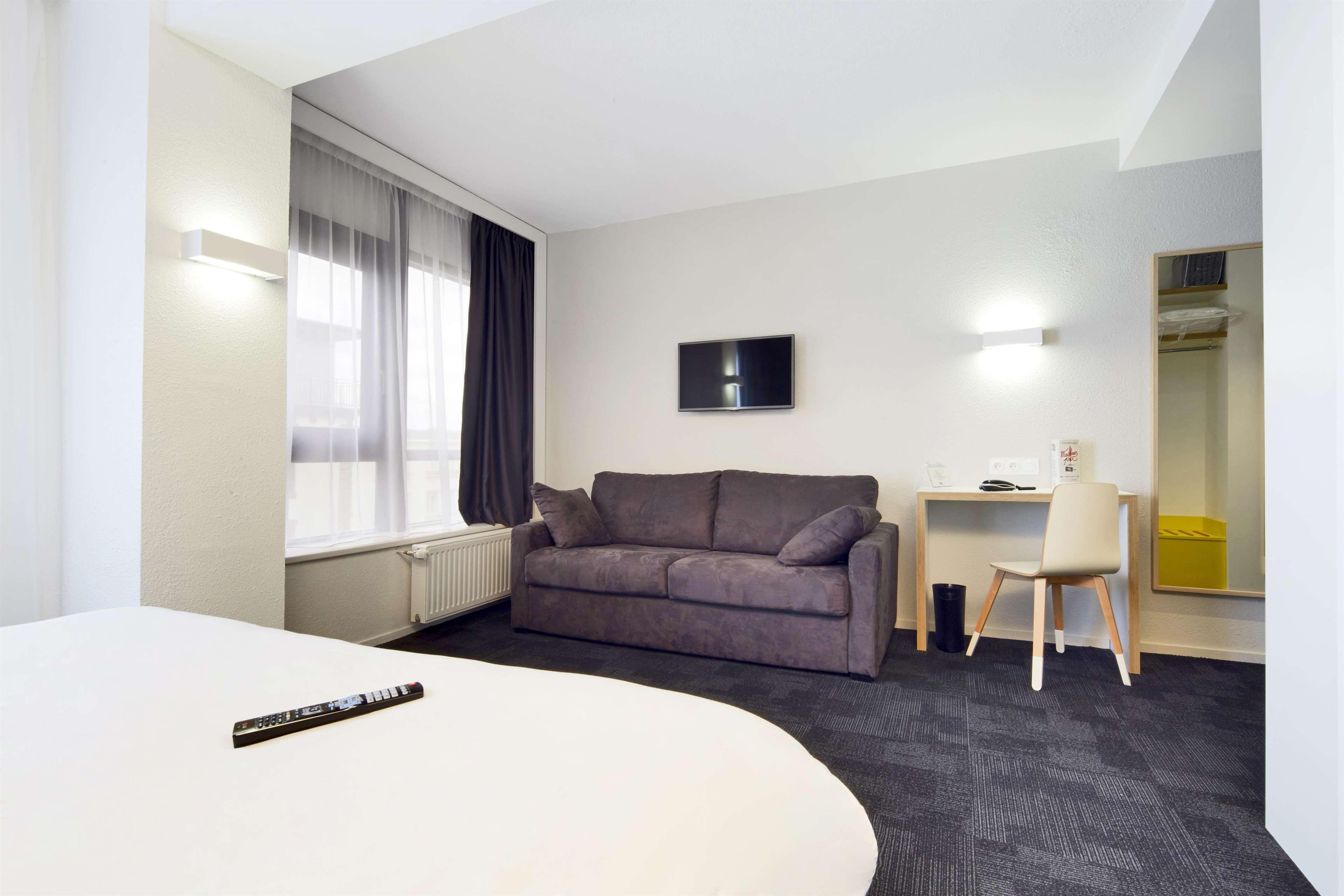 Kyriad Hotel Брест Экстерьер фото